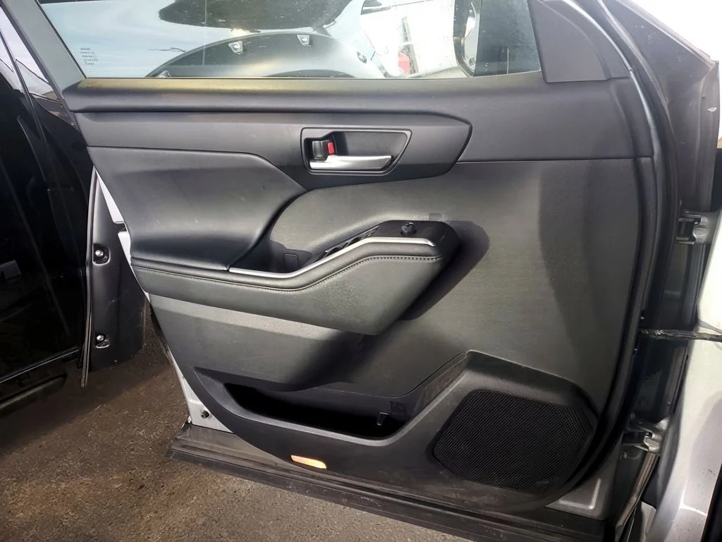 Used 2022 Celestial Silver Metallic Toyota Hybrid XLE image 6