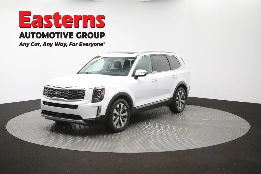 Used 2020 White Kia S image 59