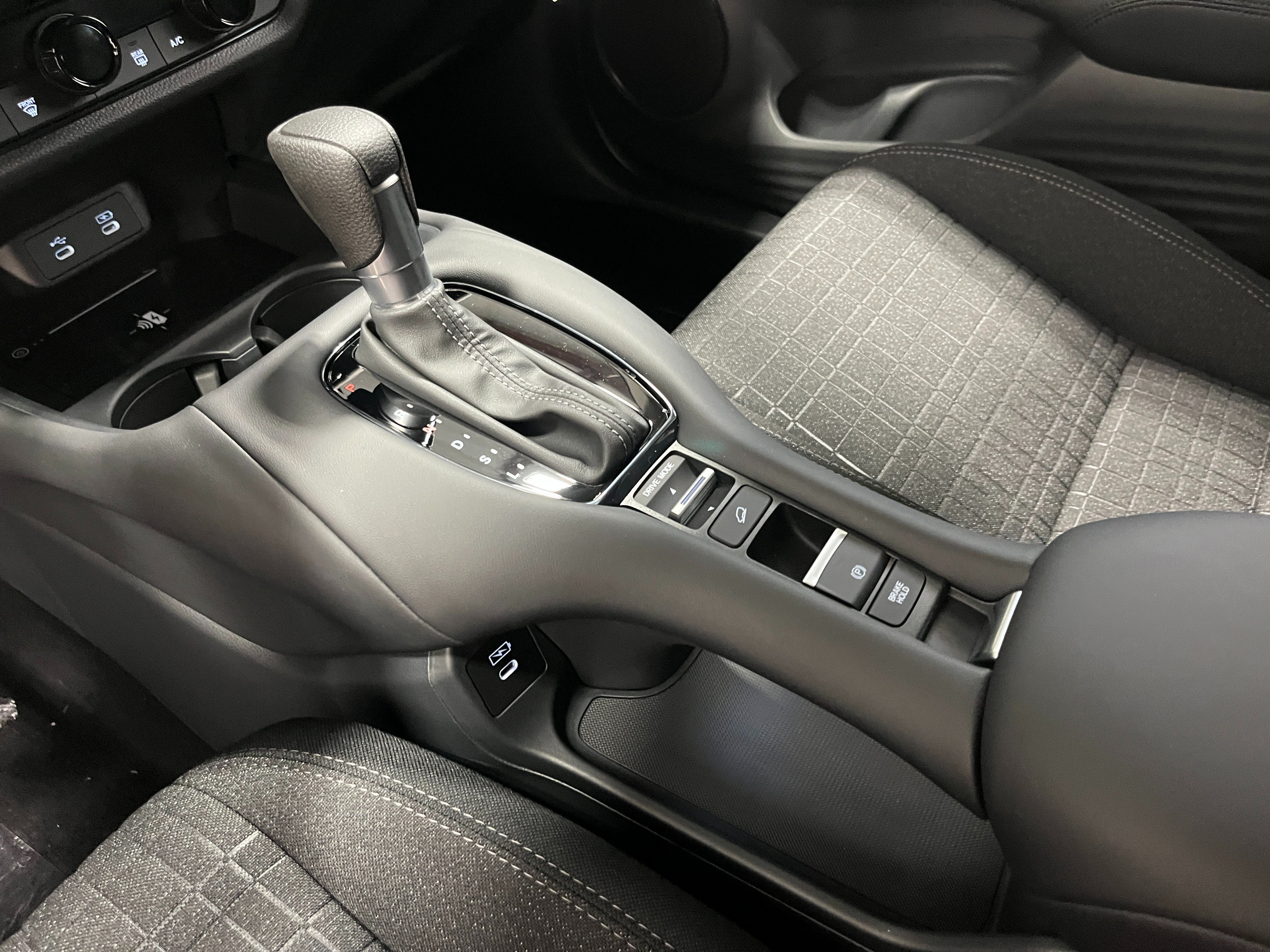 New 2027 Platinum White Pearl Honda LX image 16