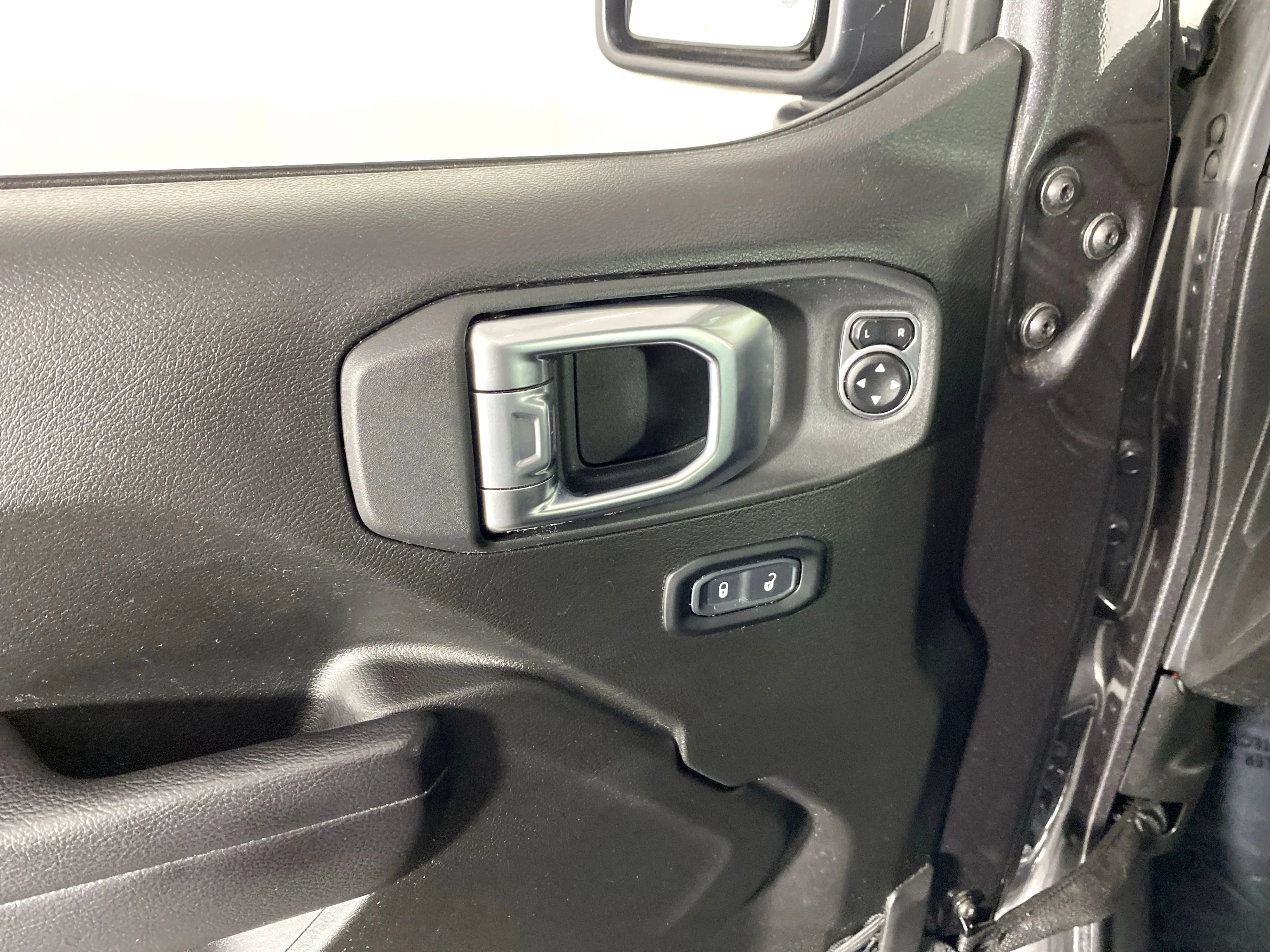Used 2024 Granite Crystal Metallic Clearcoat Jeep Sport S image 15