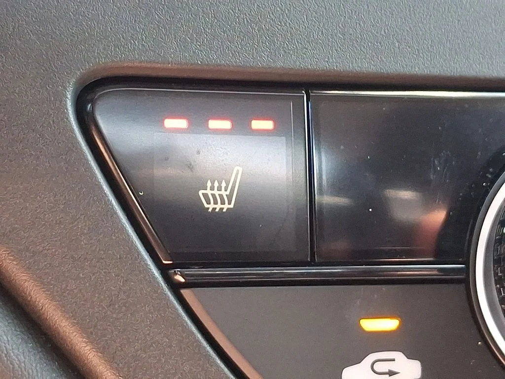 Certified Used 2025  Honda SE image 23