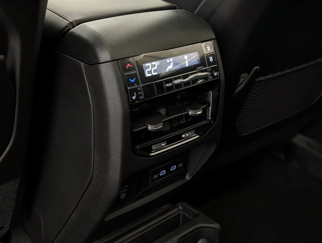 New 2026 White Jeep 85th Anniversary - - 4x4 - 324HP Turbo Hurricane I4 - 3rd Row Seating - Blind Spot Monitor & More! image 28