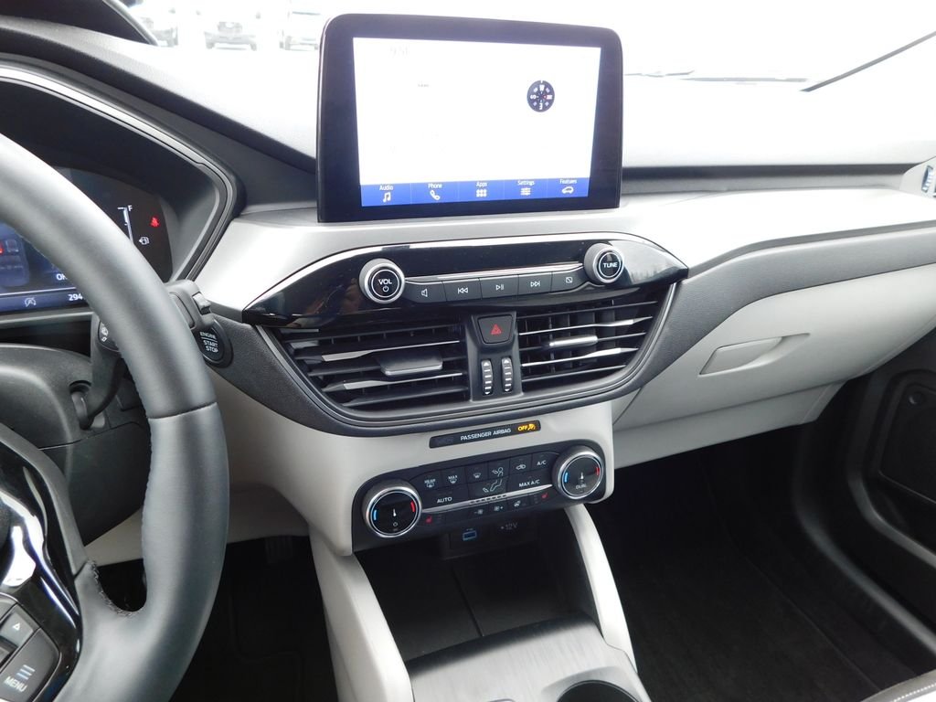 Used 2023 Gray Ford Active image 35