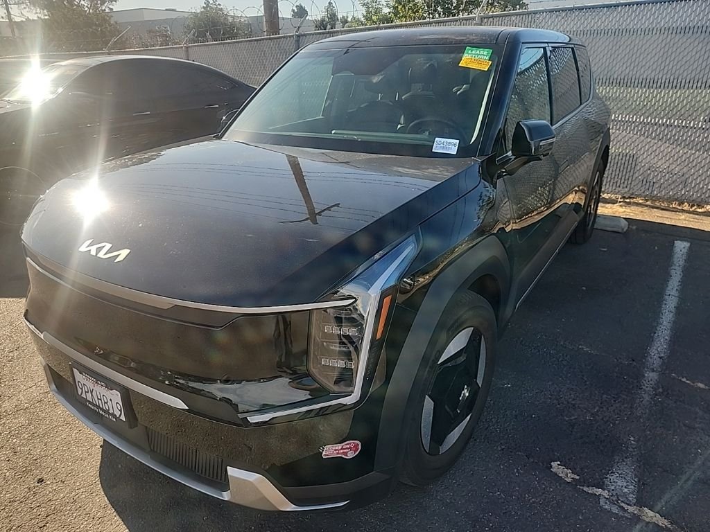 Certified Used 2024 Black Kia Light Long Range image 4