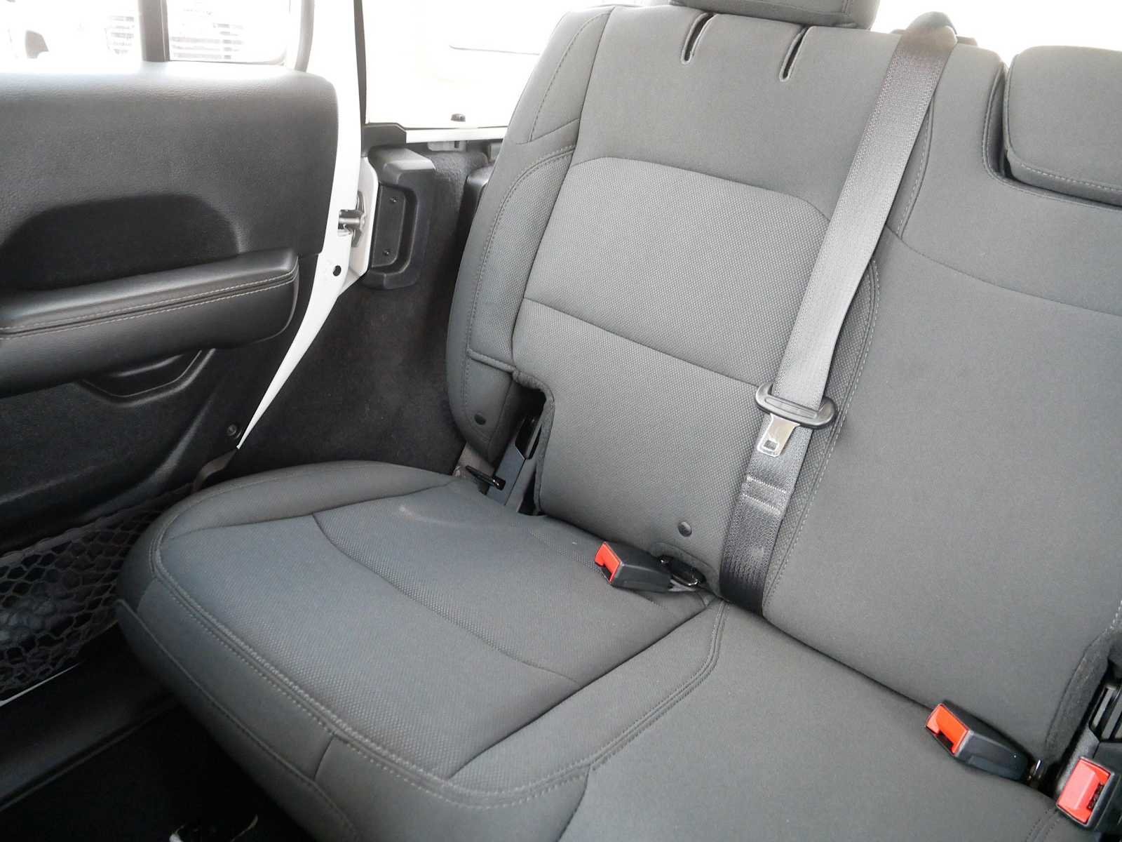 Used 2018 Bright White Jeep Sahara image 12