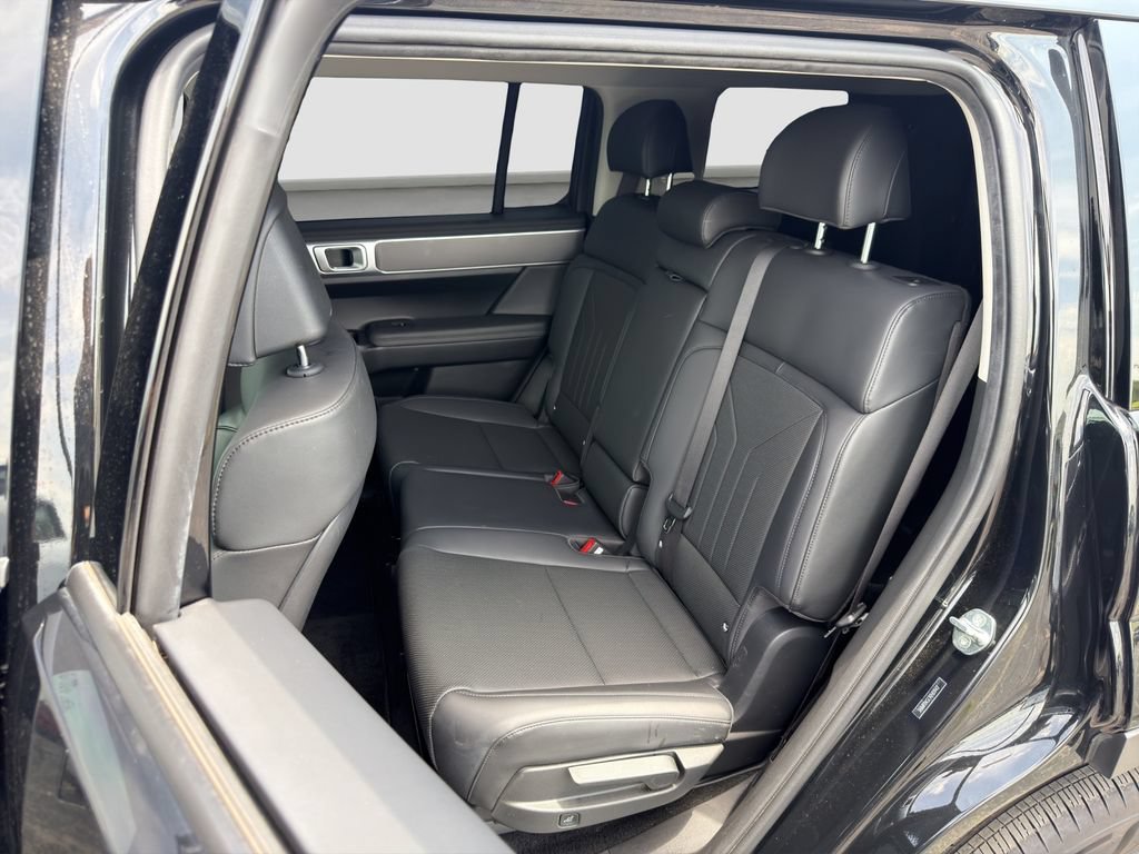 Used 2024 Black Hyundai SEL image 13