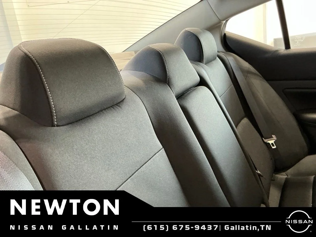 Used 2022 White Nissan 2.5 S image 10