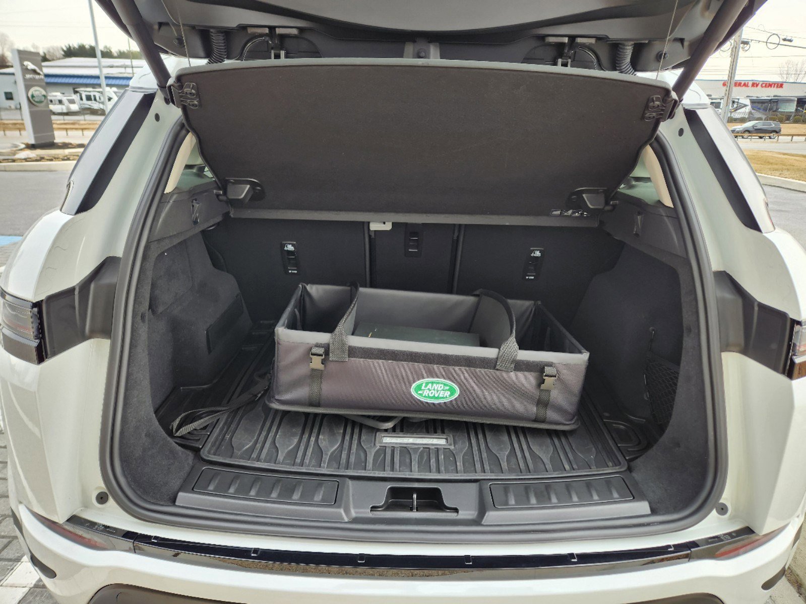 Certified Used 2024 Fuji White Land Rover S image 8