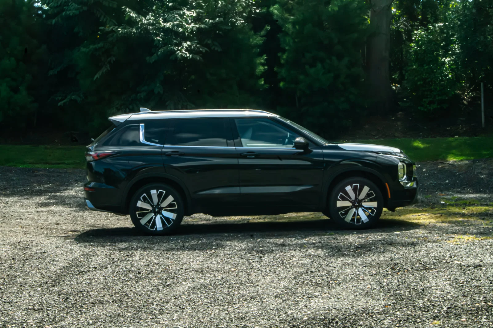 2025 Mitsubishi Outlander SEL Platinum Edition - Photo 10