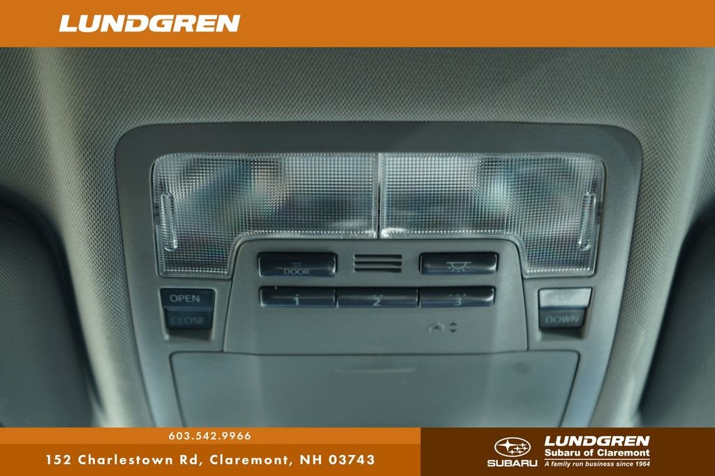 Used 2018 Silver Toyota XLE image 25