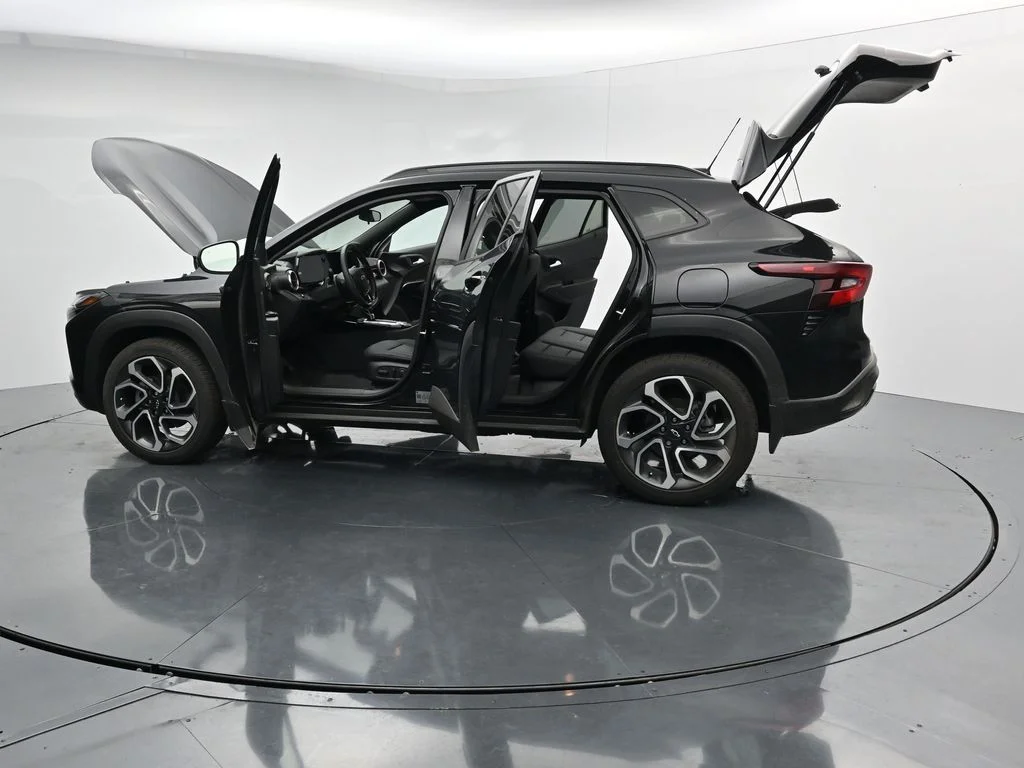 Used 2025 Black Chevrolet 2RS image 40
