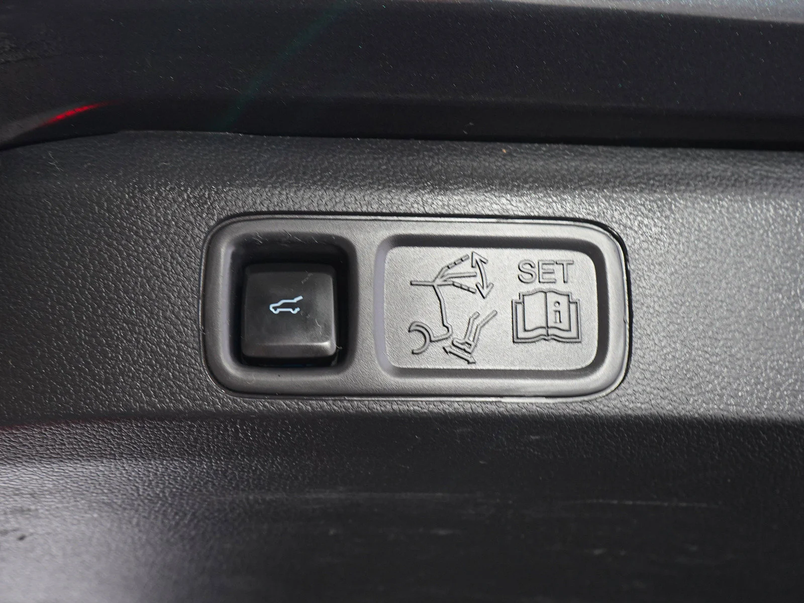 Used 2023 Dark Matter Metallic Ford Platinum image 11