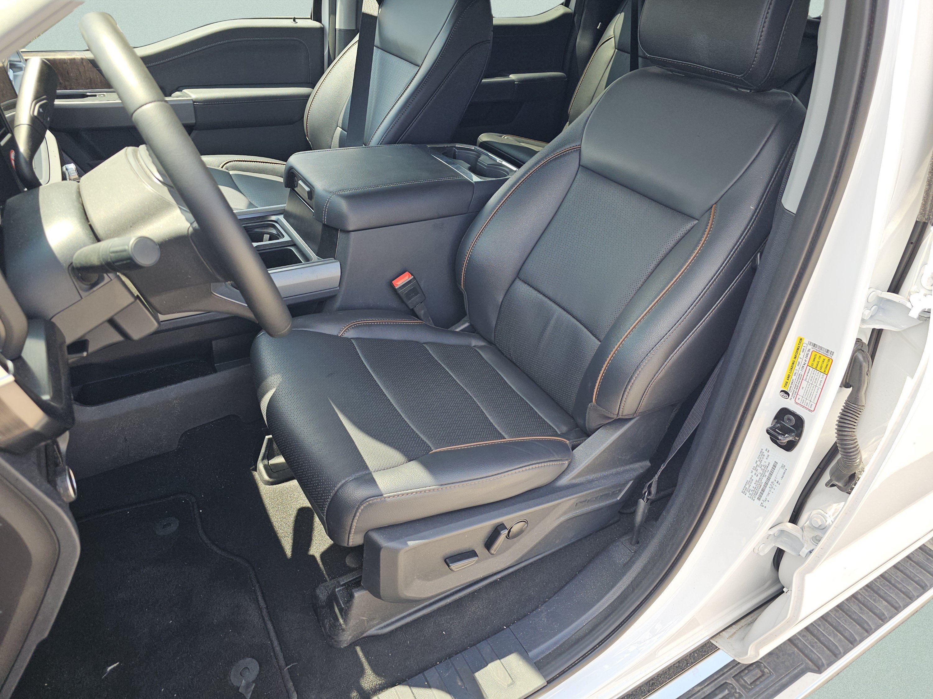 Used 2026 Oxford White Ford Lariat image 6