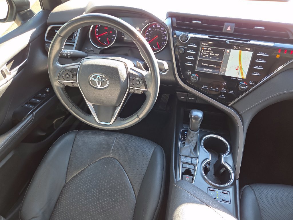 Used 2020 Wind Chill Pearl Toyota XSE V6 image 32