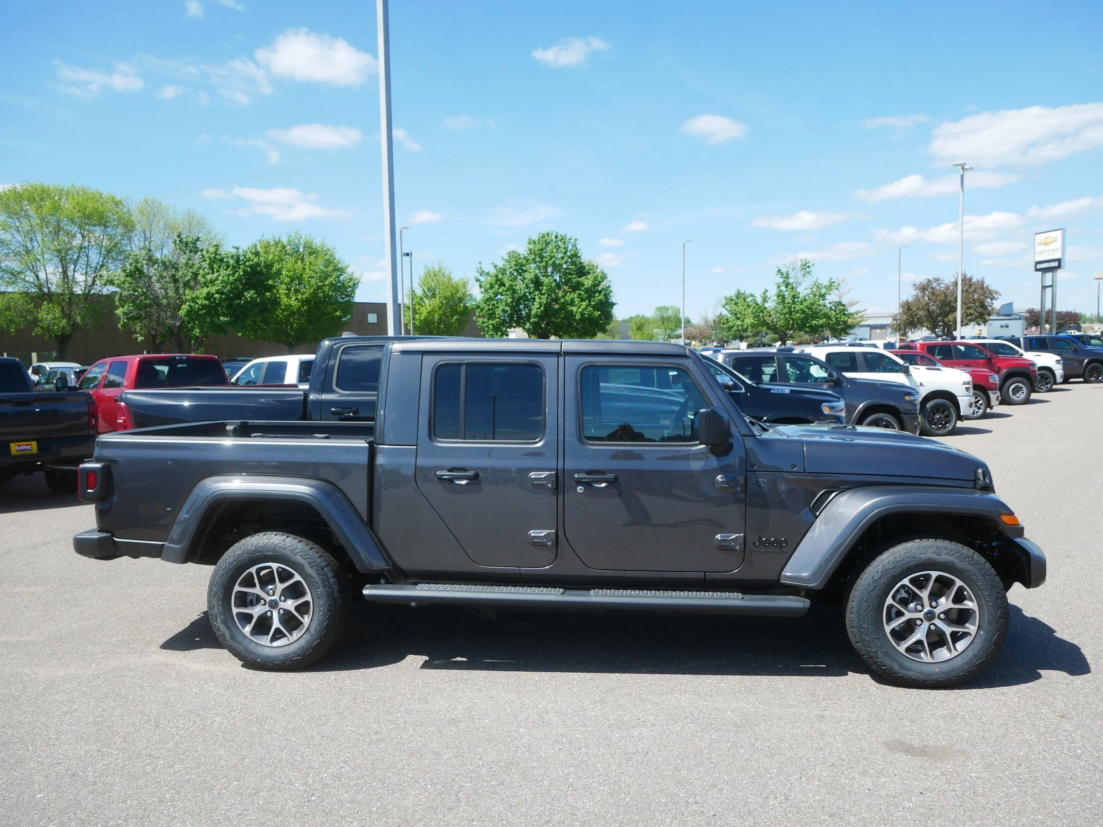 New 2026 Granite Crystal Metallic Clear-Coat Exterior Paint Jeep Sport S image 2