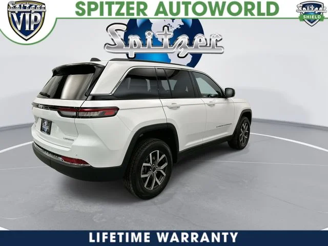 New 2027 Bright White Clearcoat Jeep Laredo X image 9