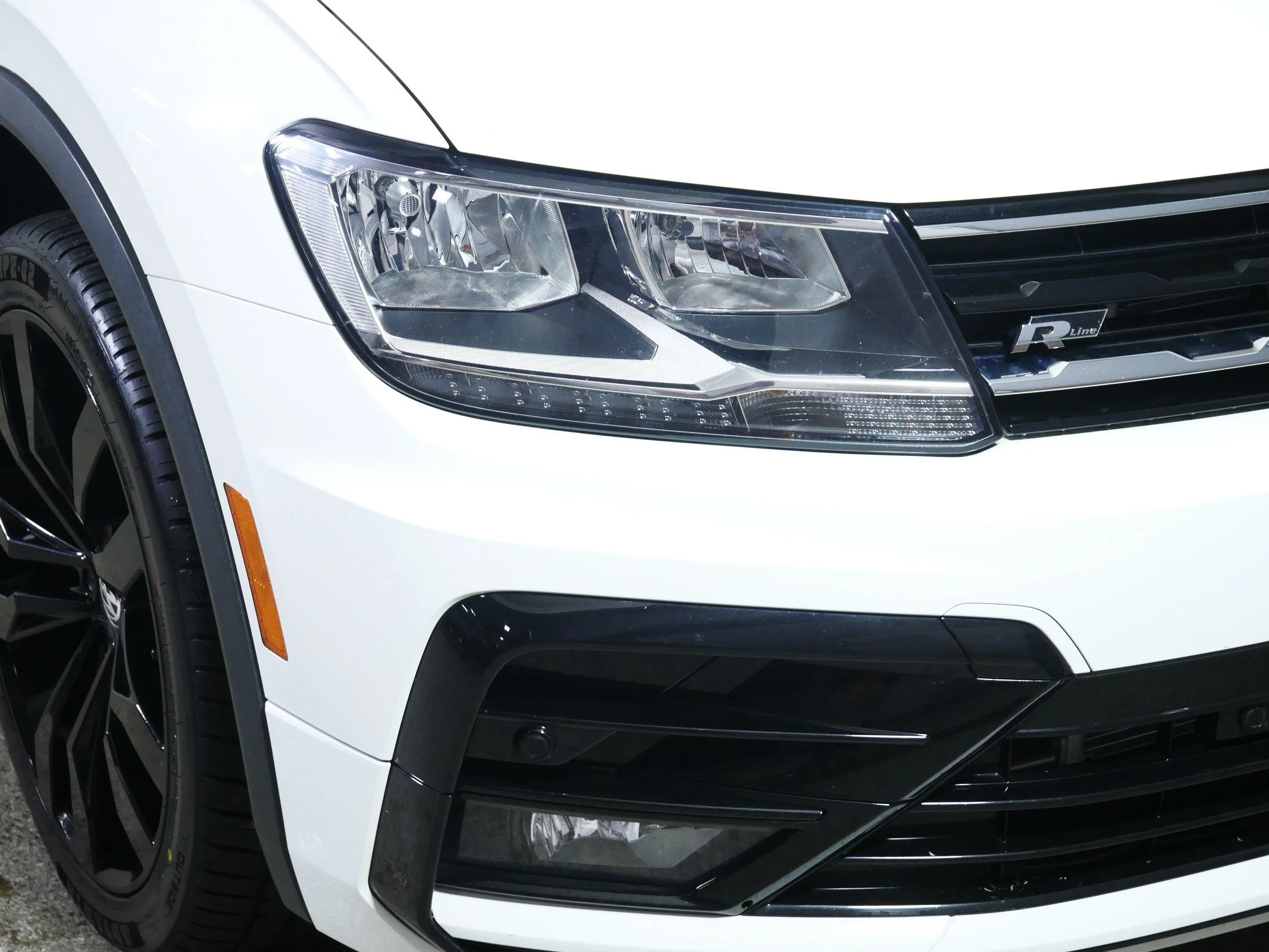 Used 2021 Pure White Volkswagen SE R-Line Black image 16
