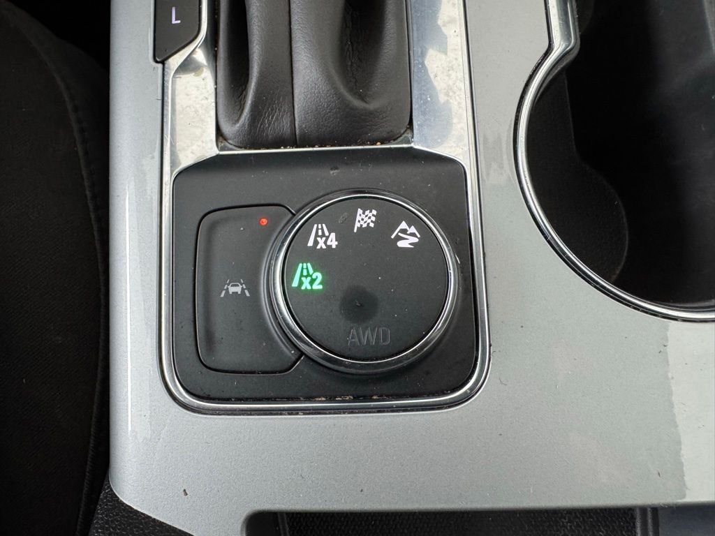 Used 2023 Gray Chevrolet LT image 32
