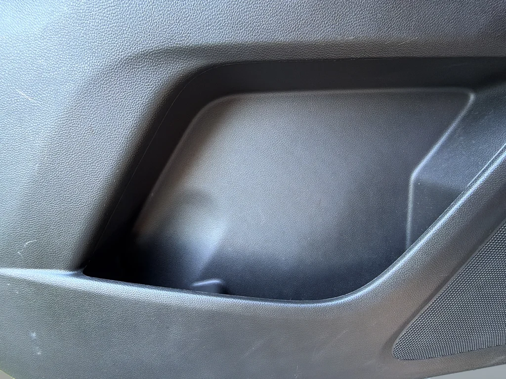 Used 2023 Gray Chevrolet LT image 27