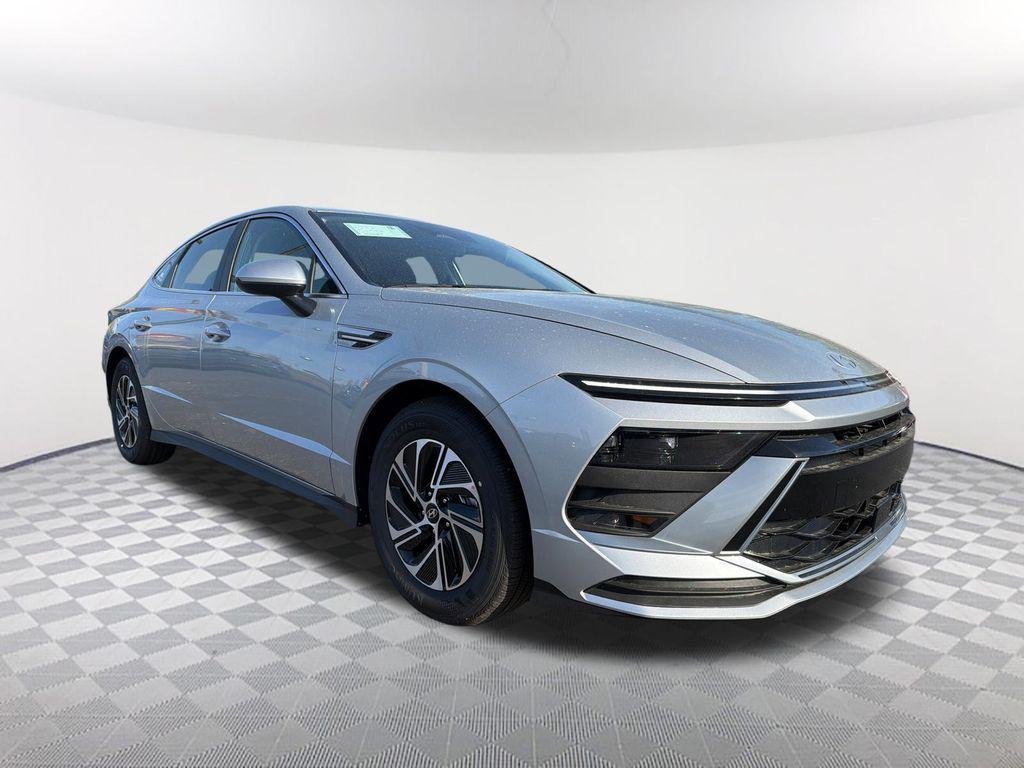 New 2026 Silver Hyundai Blue image 3