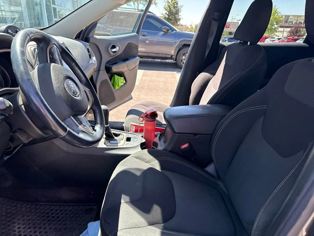 Used 2016 Gray Jeep Latitude image 12