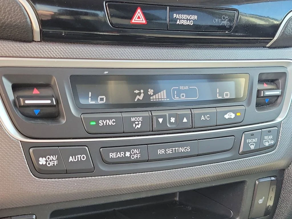 Used 2023 White Honda RTL image 28