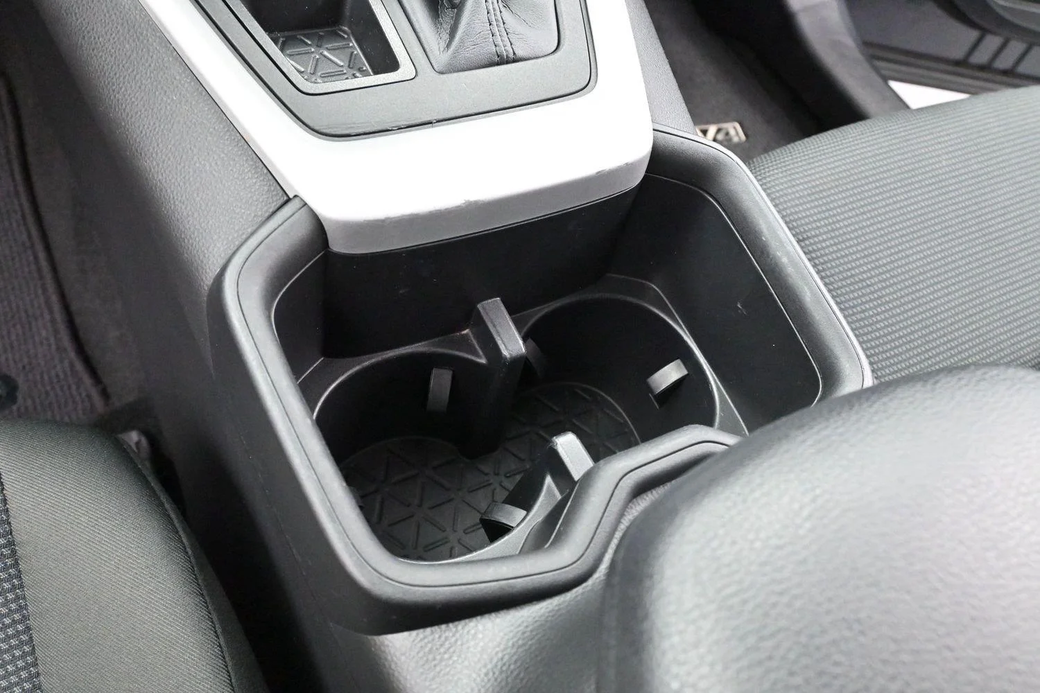 Used 2022 Magnetic Gray Metallic Toyota LE image 18