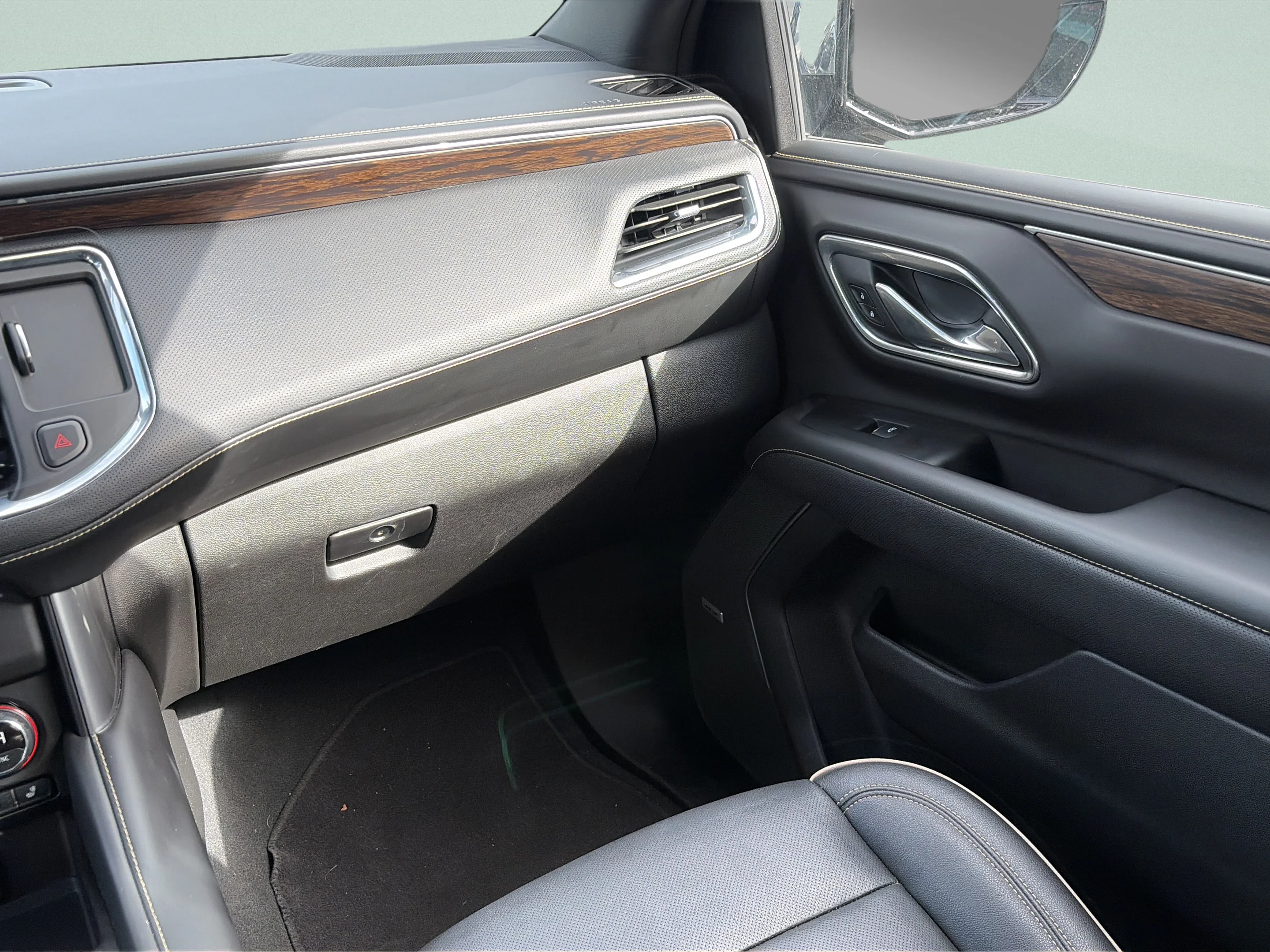 Used 2024 Dark Ash Metallic Chevrolet Premier image 13