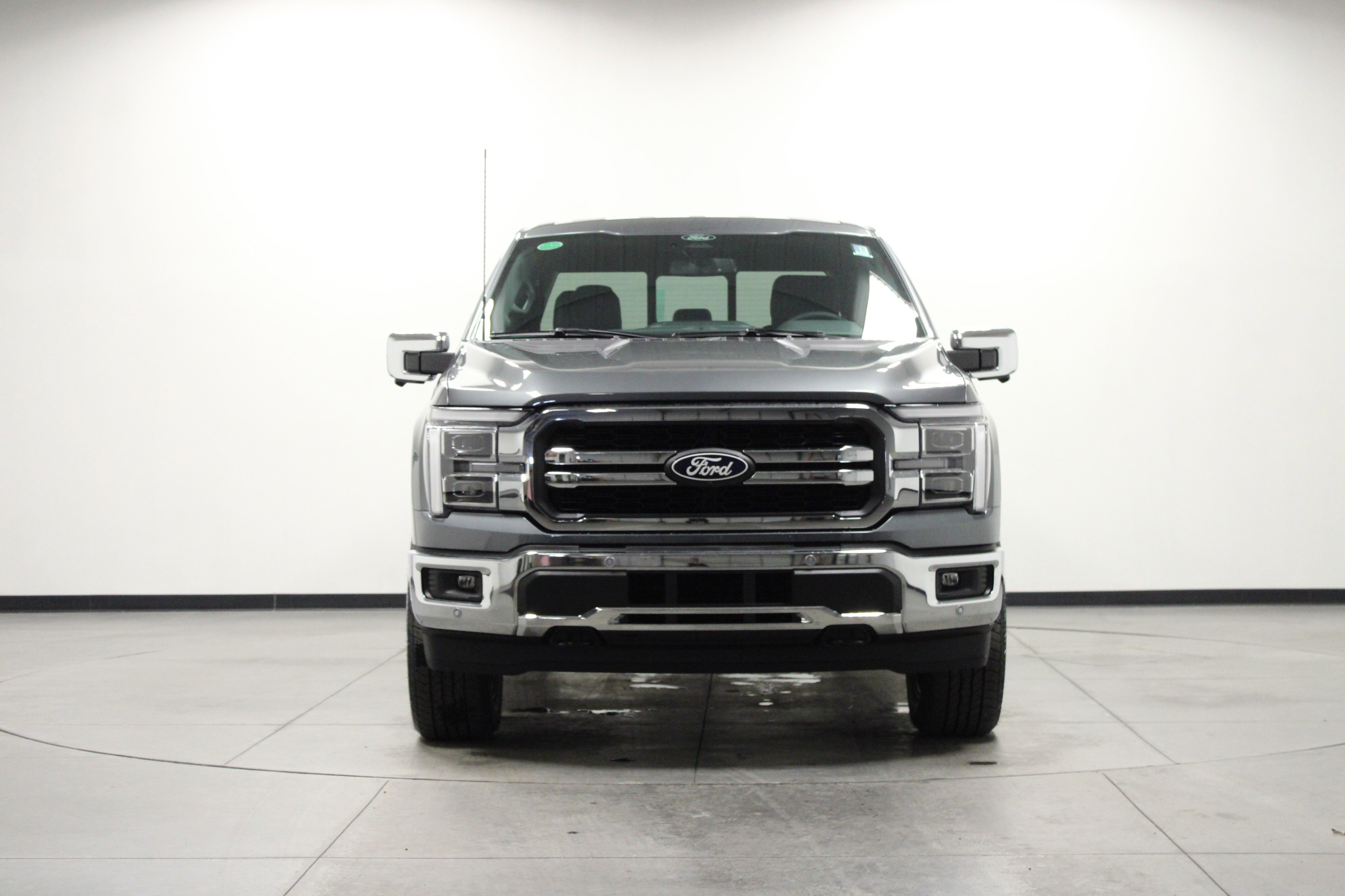 New 2026 Carbonized Gray Metallic Ford LARIAT image 9