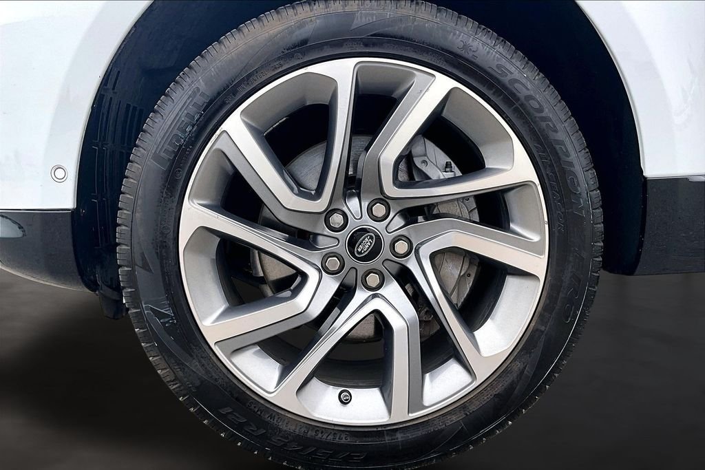 Used 2020 White Land Rover HSE image 8