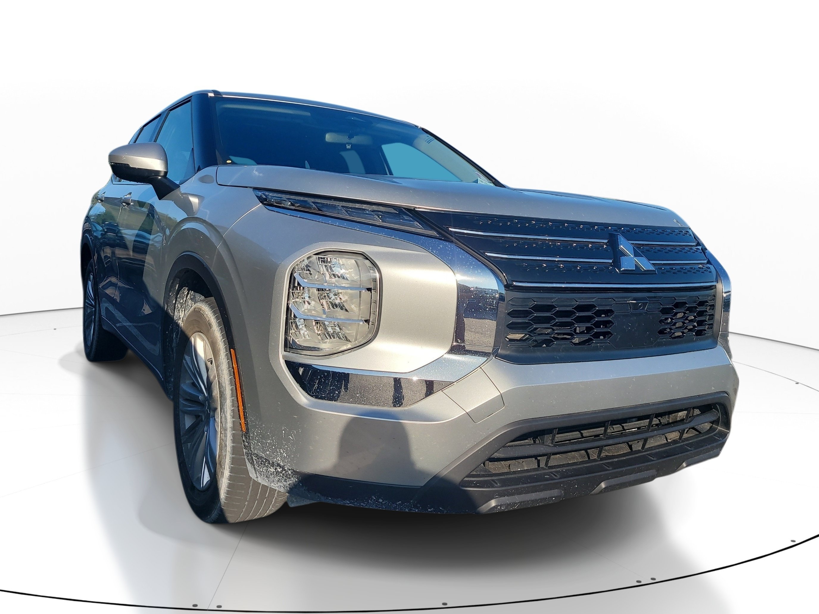 Used 2024  Mitsubishi ES image 1