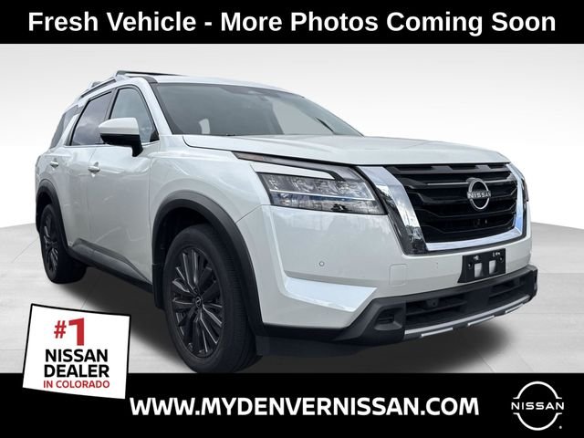 Used 2023 White Nissan SL image 1