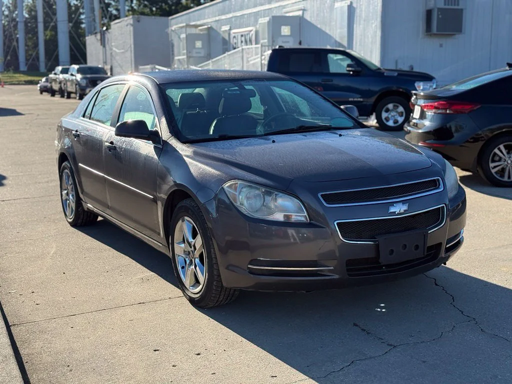 Used 2010 Beige Chevrolet LT image 4