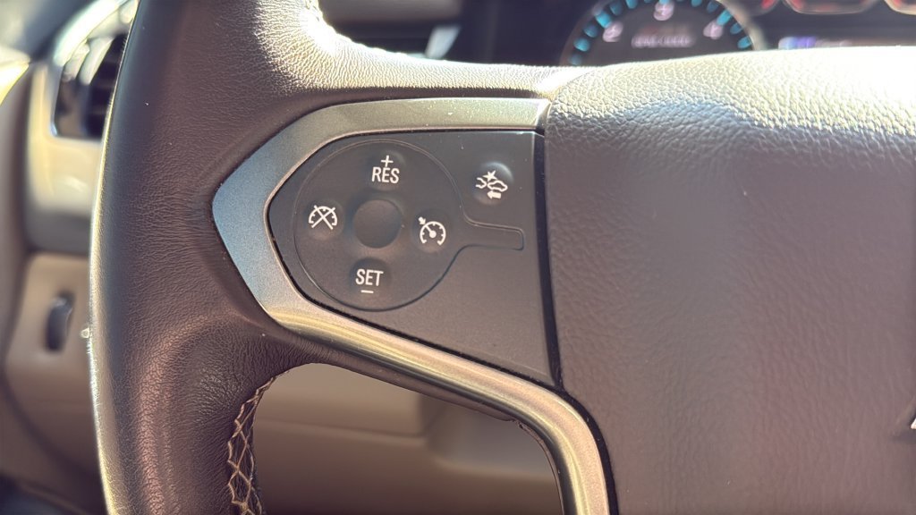 Used 2020 SATIN STEEL METALLIC Chevrolet LT image 18
