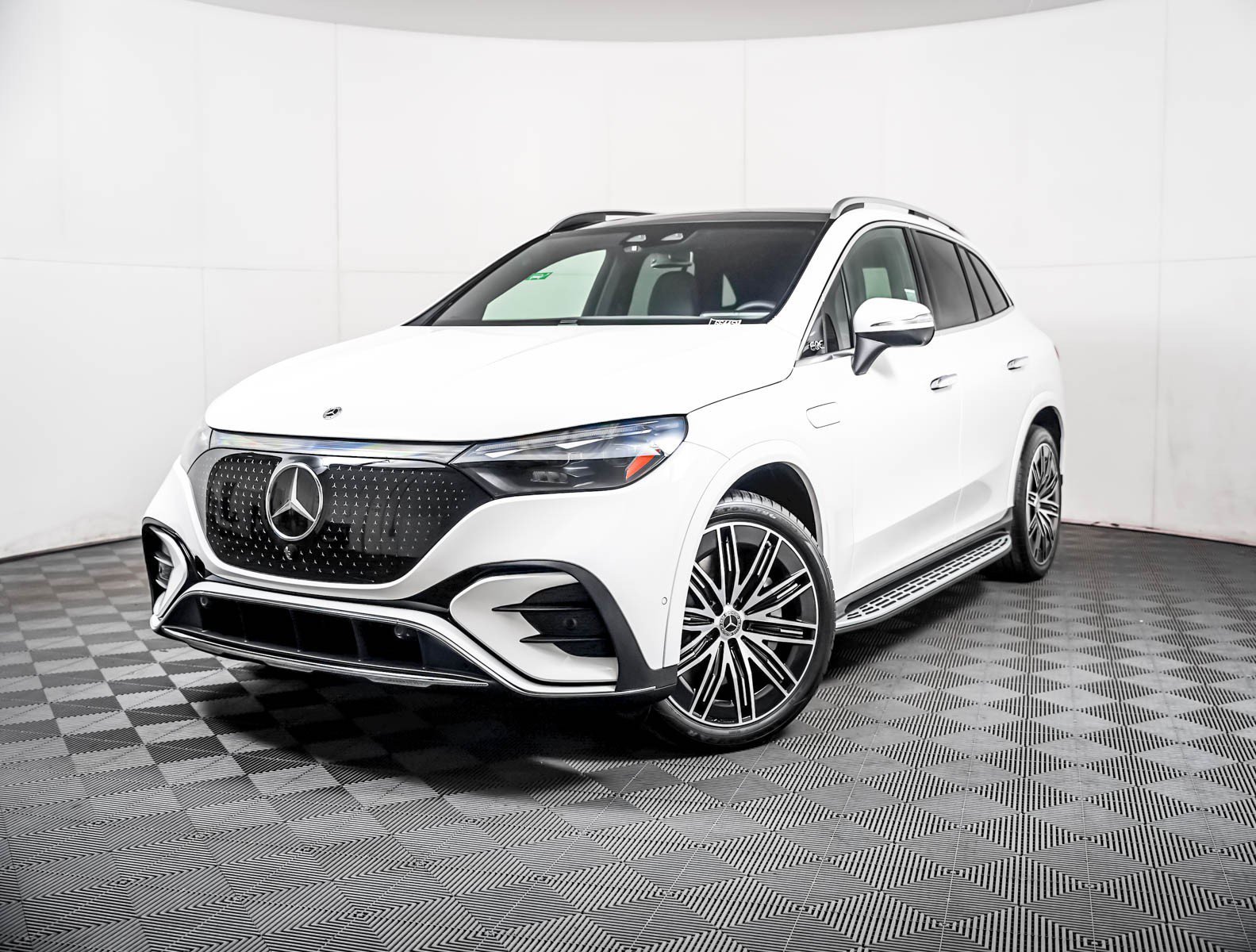 New 2026 Polar White Mercedes-Benz EQE 320 image 1