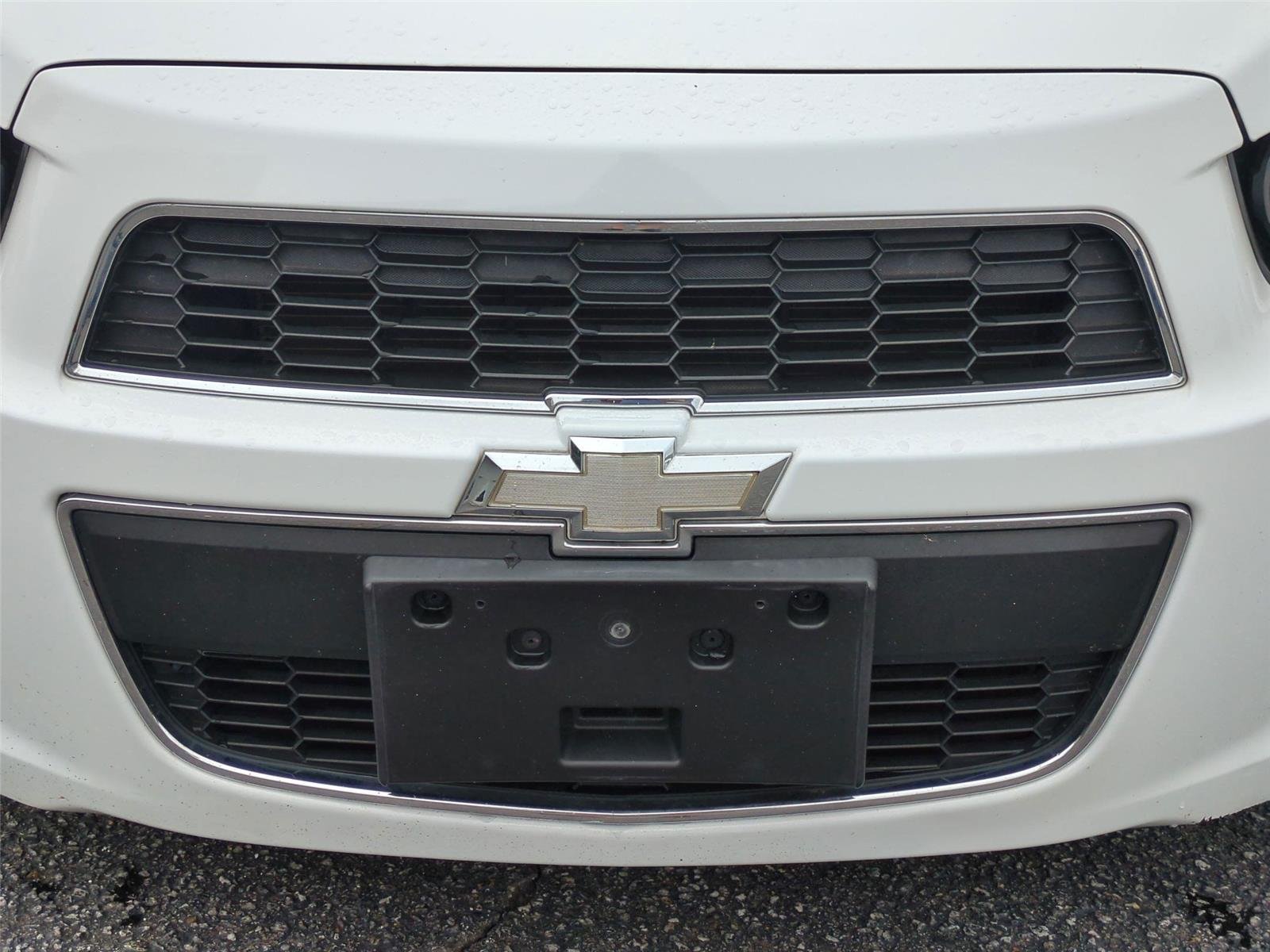 Used 2016 Summit White Chevrolet LS image 14