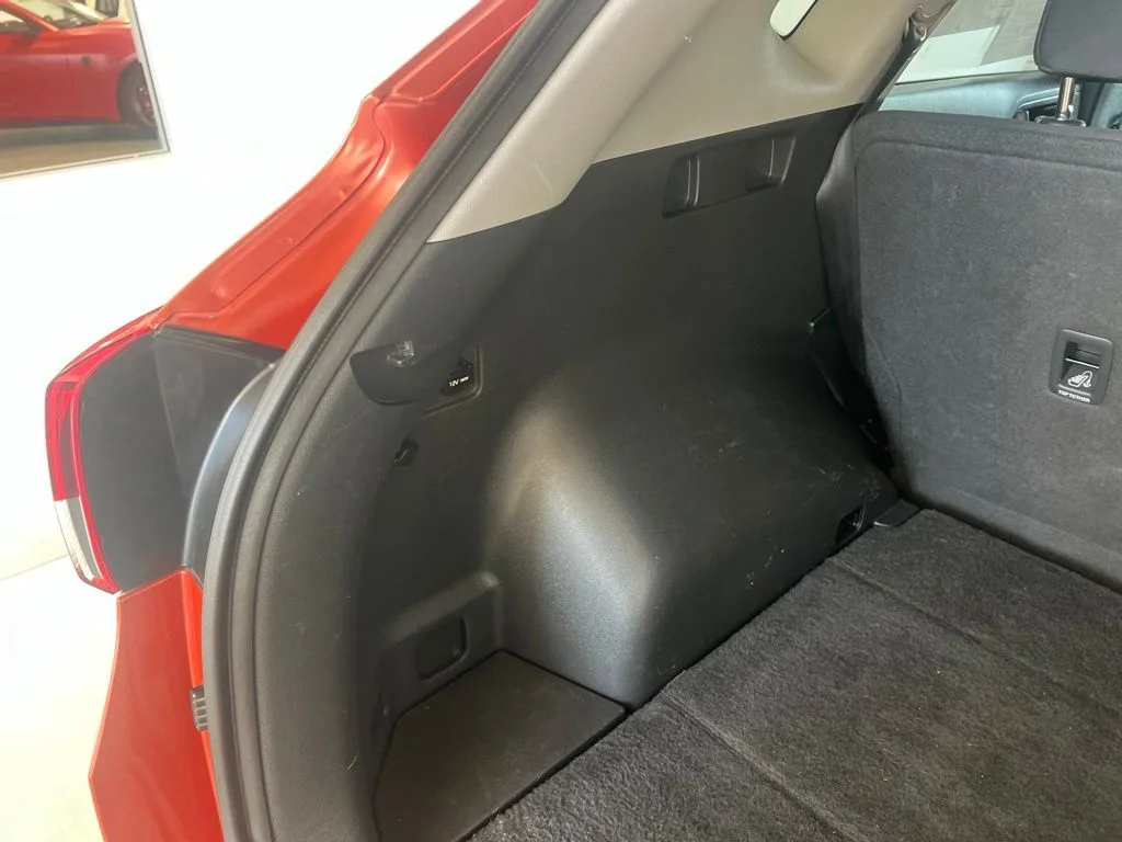 Used 2017 Sunset Hyundai SE image 42