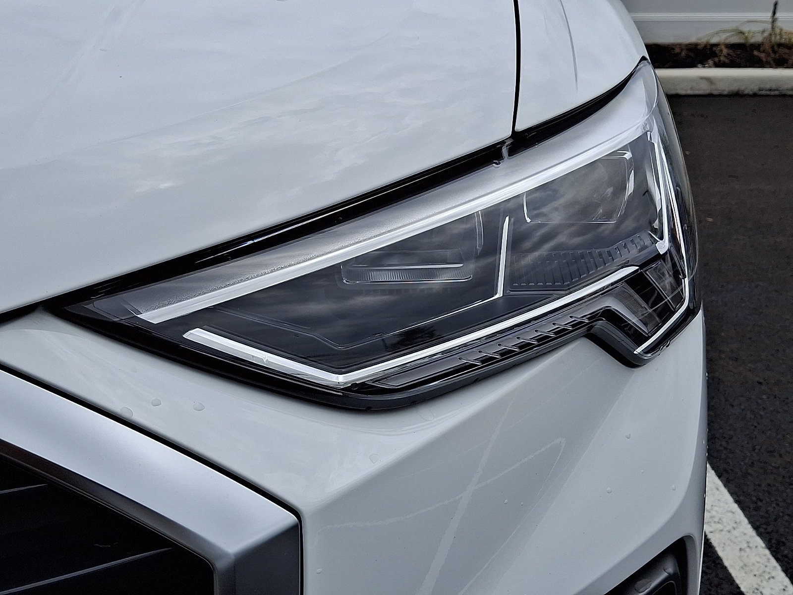 Used 2024 Arkona White   Z9z9 Audi S line Premium Plus image 4