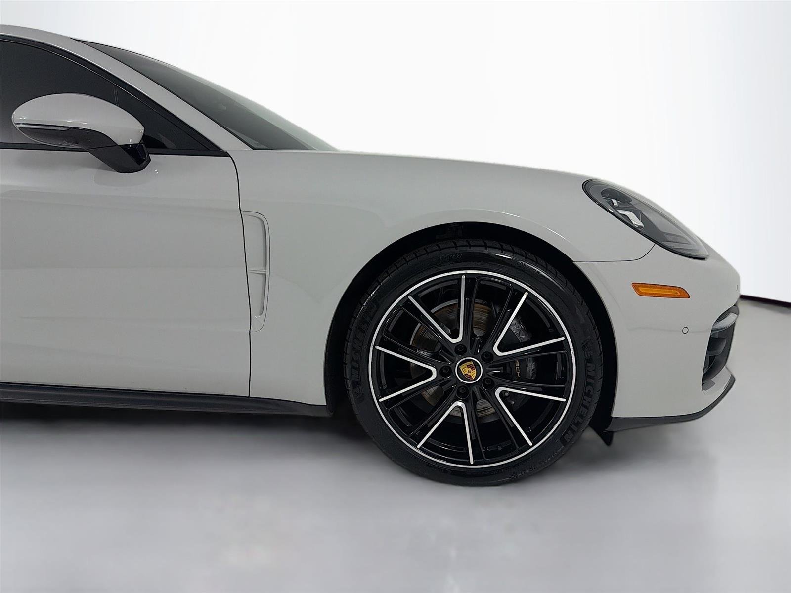 Certified Used 2023 Chalk Porsche Platinum Edition image 30