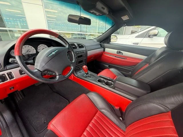 Used 2005 Torch Red Ford Base image 10