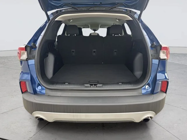 Used 2022 Blue Ford SE image 22