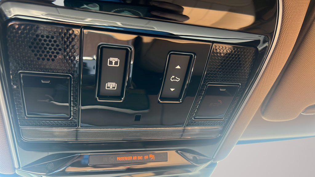 2026 Land Rover Range Rover SE - Photo 24