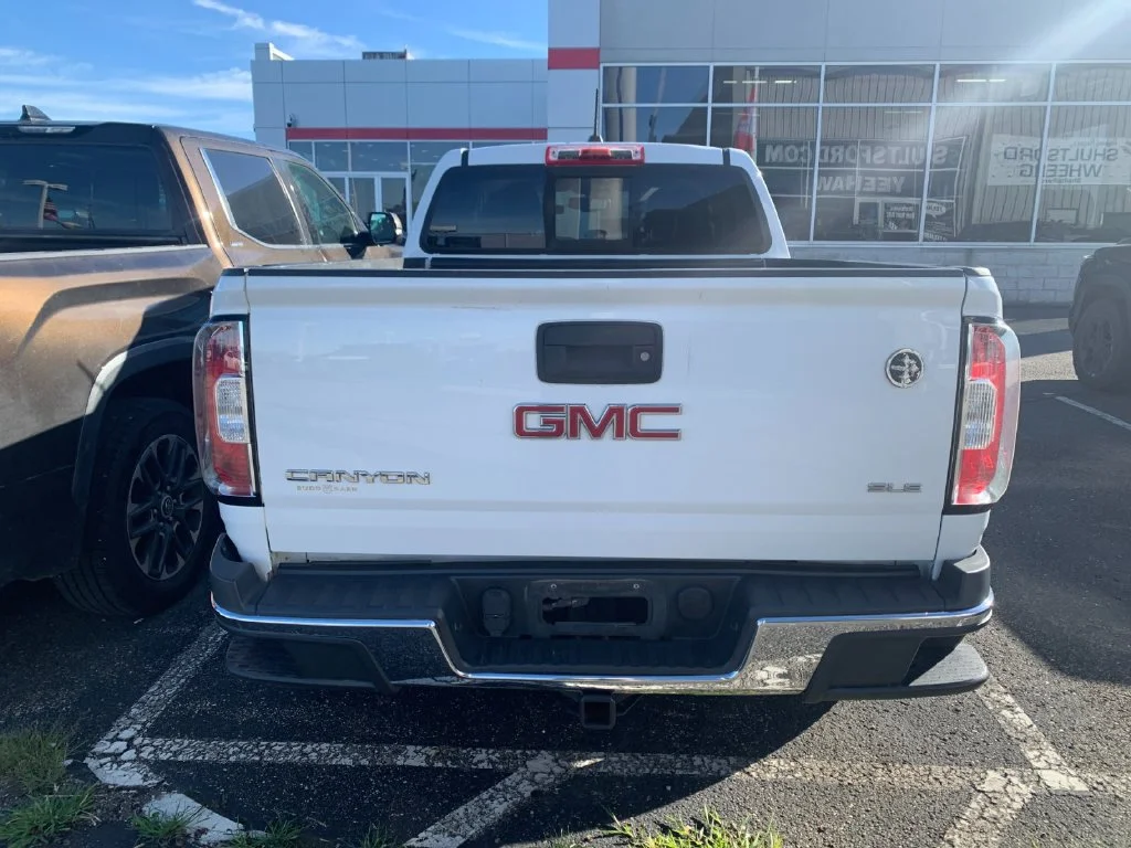 Used 2015 White GMC SLE1 image 3