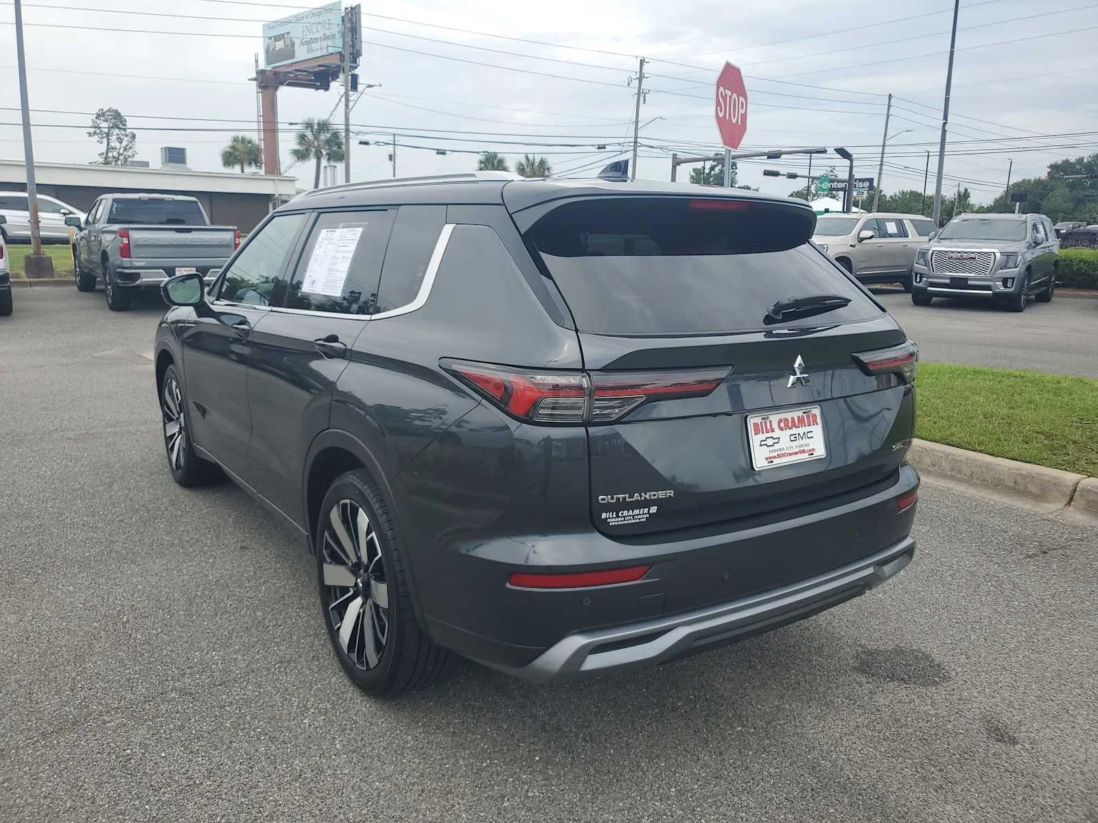 Used 2025 Graphite Gray Gray Mitsubishi SEL image 3