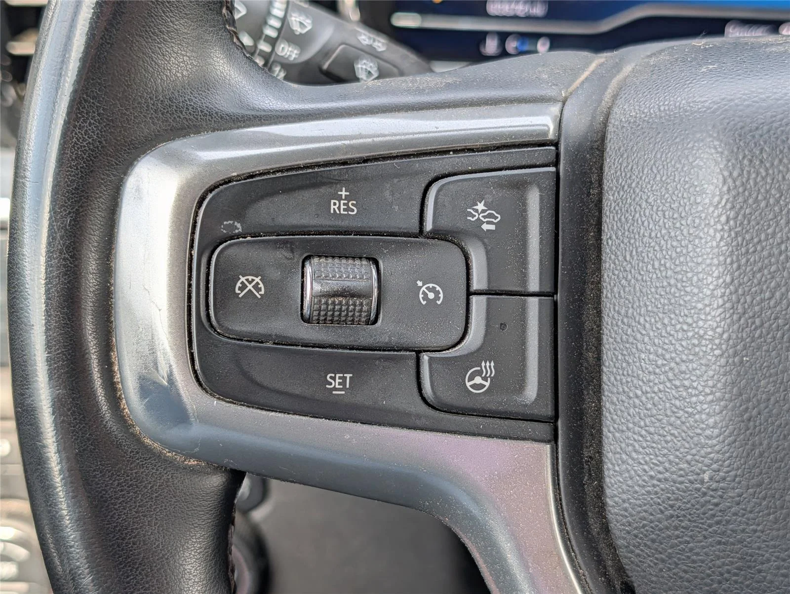 Used 2024 Summit White Chevrolet LT image 22