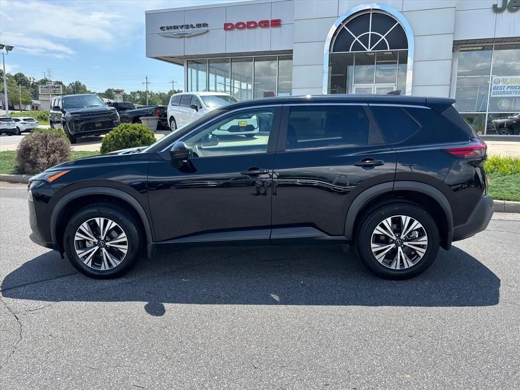 Used 2022 Black Nissan SV image 23