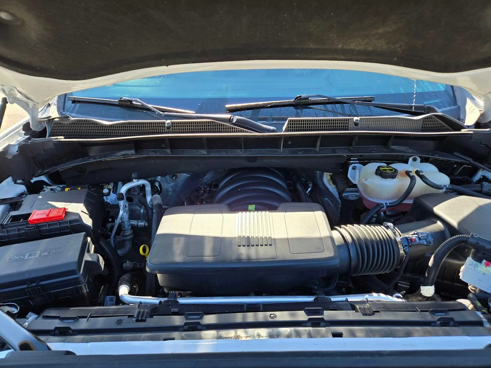 Used 2024 Summit White GMC SLT image 30