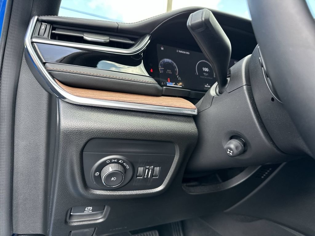 Used 2023 Blue Jeep Summit image 25