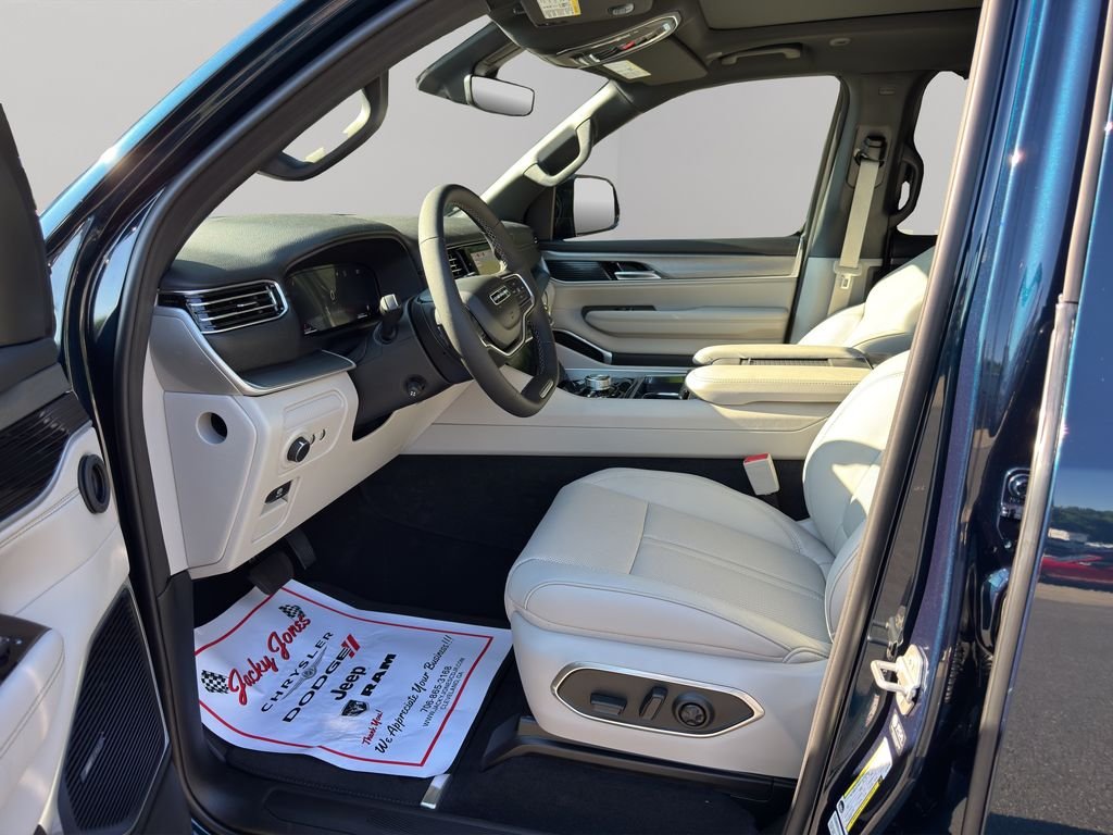 New 2026 Fathom Blue Pearlcoat Jeep Base image 4
