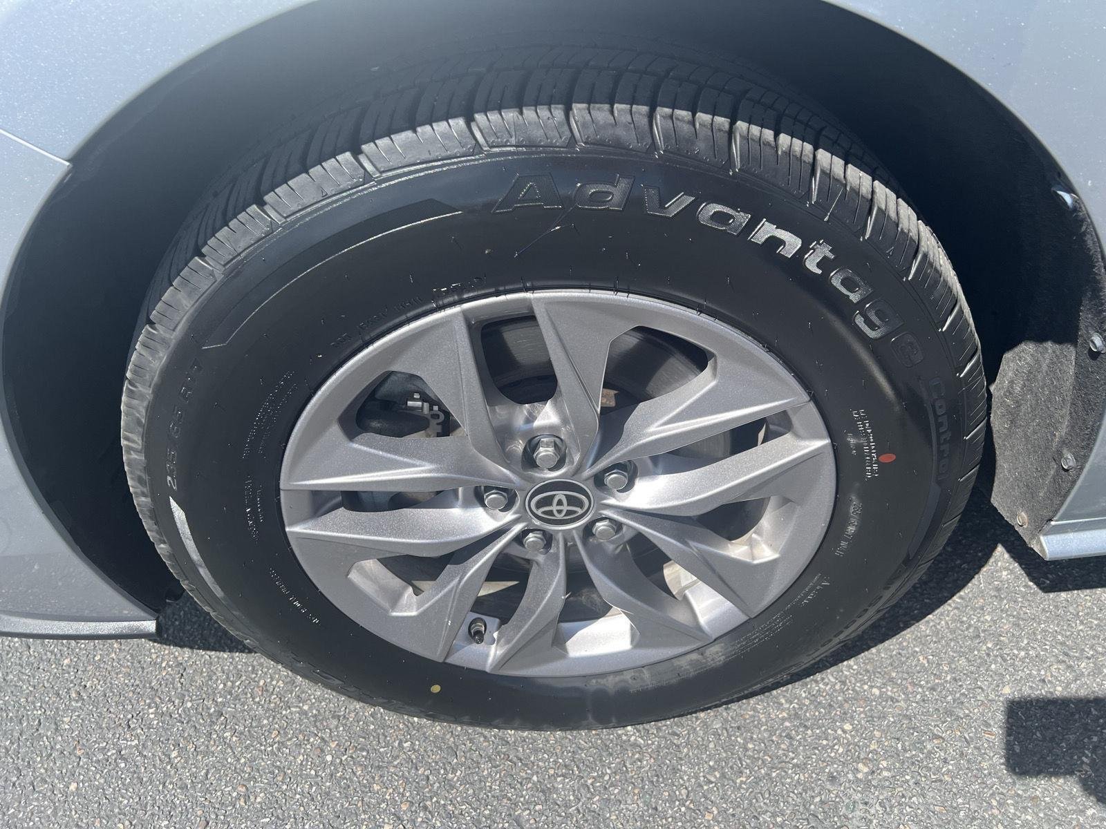 2021 Toyota Sienna LE - Photo 10
